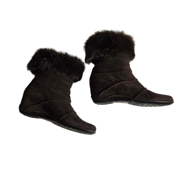 Aquatalia Chocolate Brown Suede Fur Trim Pull on Wedge Boots Women's Size 9 - Picture 6 of 10